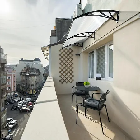 Urban Dream Studio With City Views And Modern Comfort-2